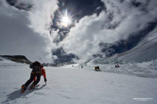 Ueli climbing up the Lhotse Face