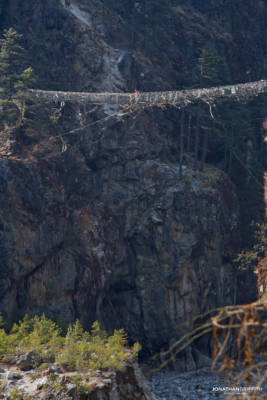 One of the many rope bridges on the way to Namche Bazar