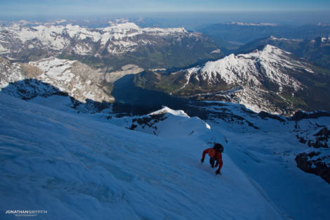 Ueli doing his 'speed climbing' thing...