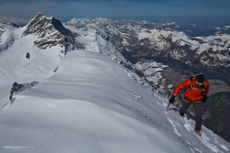 Ueli arrives at the summit of the Monch