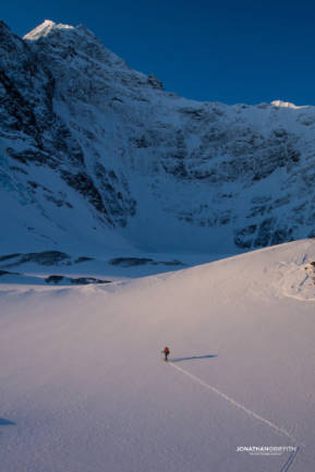 Heading in to the face