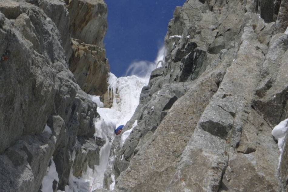 The third and final pitch of awkward ice, © Will Sim