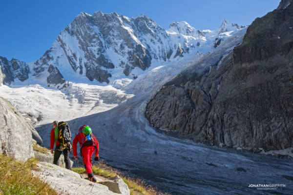 Seb and Julien walk in to the Leschaux hut